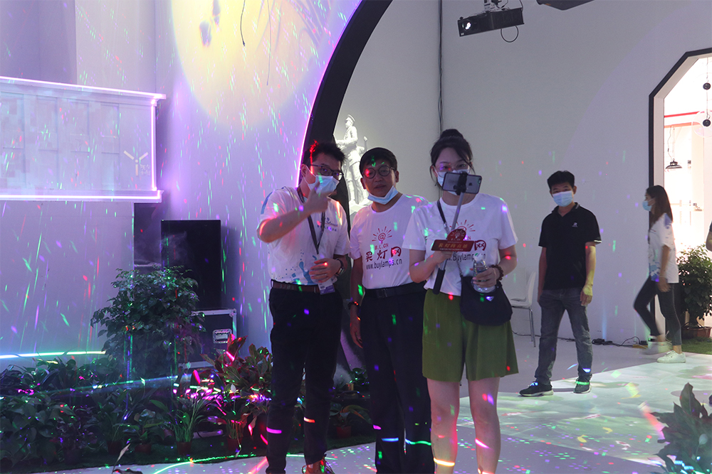 第26届广州国际照明展览会(光亚展)完美收官,雷色光电惊艳全场!(图38) 第26届广州国际照明展览会(光亚展)完美收官,雷色光电惊艳全场!(图38)